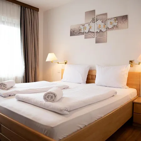 Haus Maria Bed & Breakfast 3*