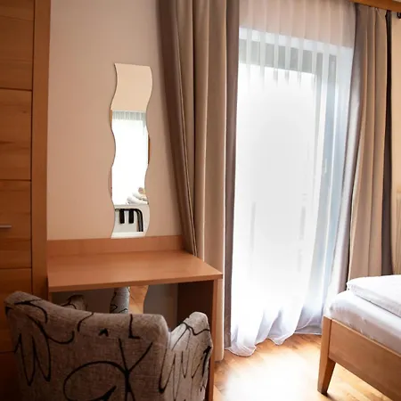 Haus Maria Bed and breakfast