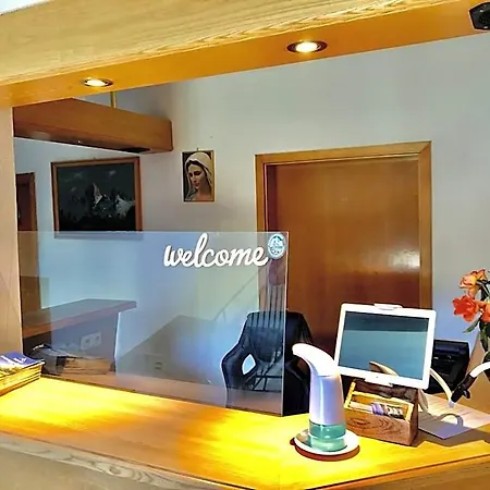 Haus Maria B&B 푸슈안데르글로크네르스트라세